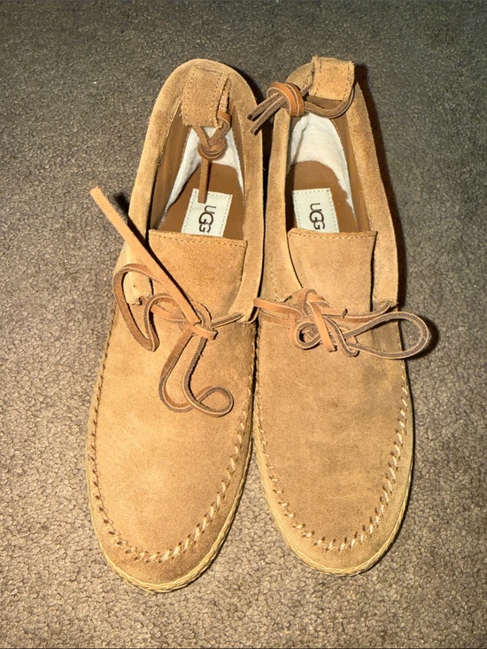 UGG Shoes - UGG Woodlyn Moccasin Ankle Boots in Chestnut Suede Size 10